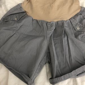 4 Maternity bottoms